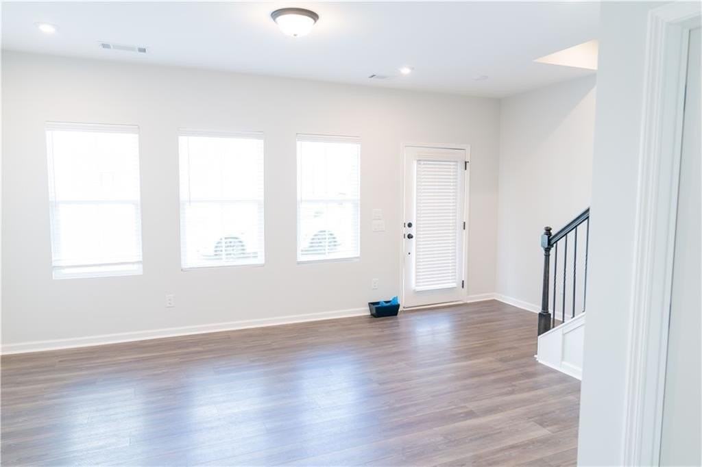 2675 Whistler Way Ne - Photo 3 of 17