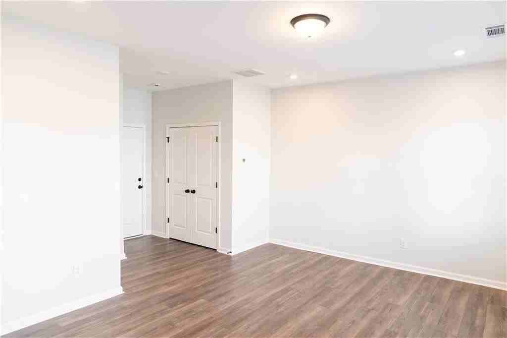 2675 Whistler Way Ne - Photo 4 of 17