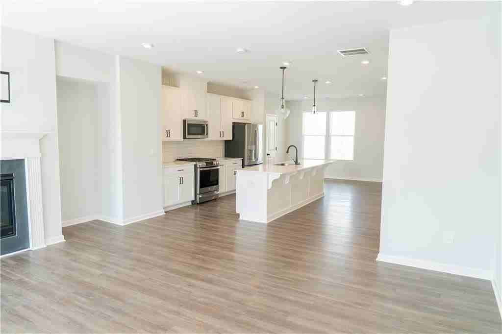 2675 Whistler Way Ne - Photo 6 of 17