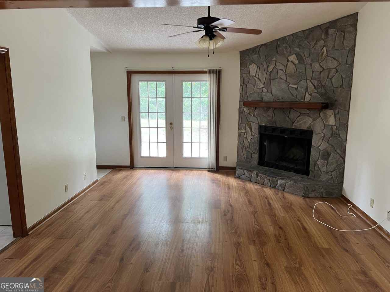 511 Moeckel Ln - Photo 4 of 11