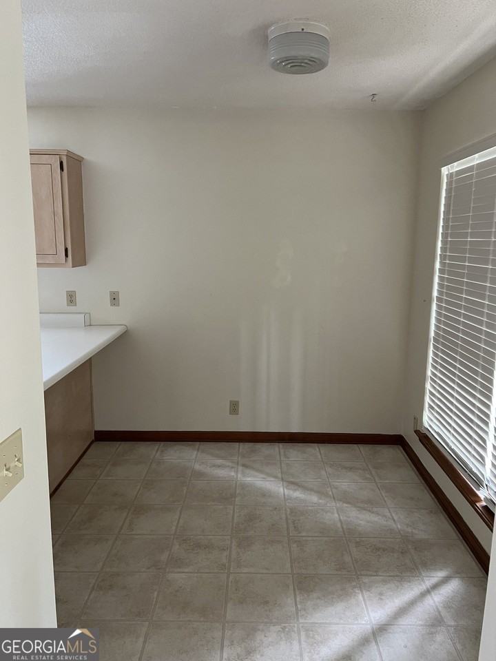 511 Moeckel Ln - Photo 6 of 11