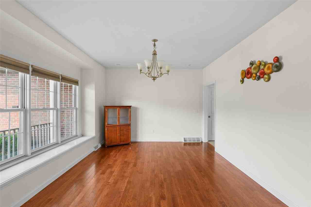 4295 Stone Creek Dr - Photo 5 of 34
