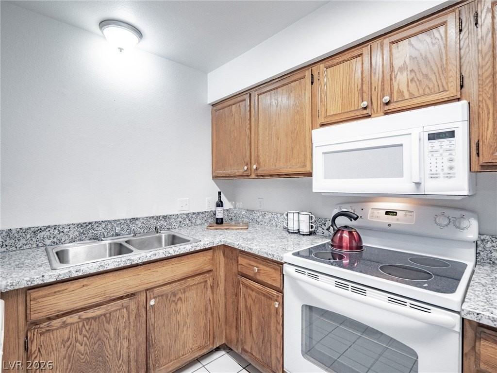 825 Hedge Way #2 - Photo 2 of 21