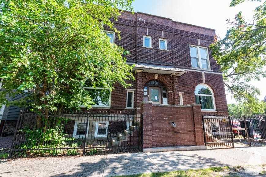 1535 W Leland Ave