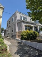 featured image of 526 Jackson Ave #1