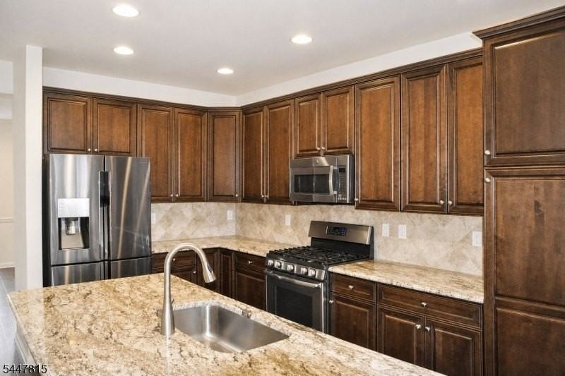 9 Cortland Pl - Photo 4 of 14