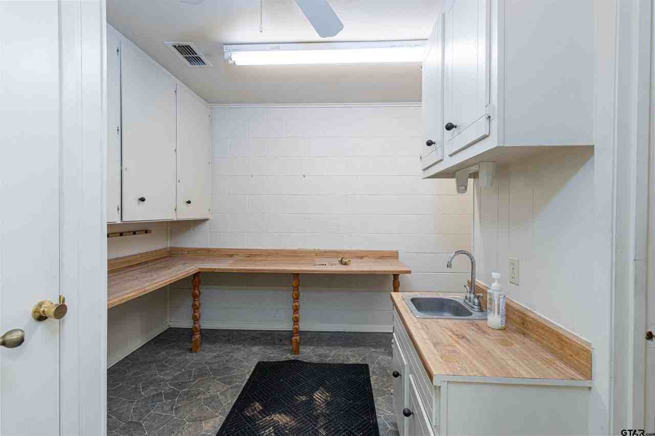 3037 E 5th St - Photo 6 of 27