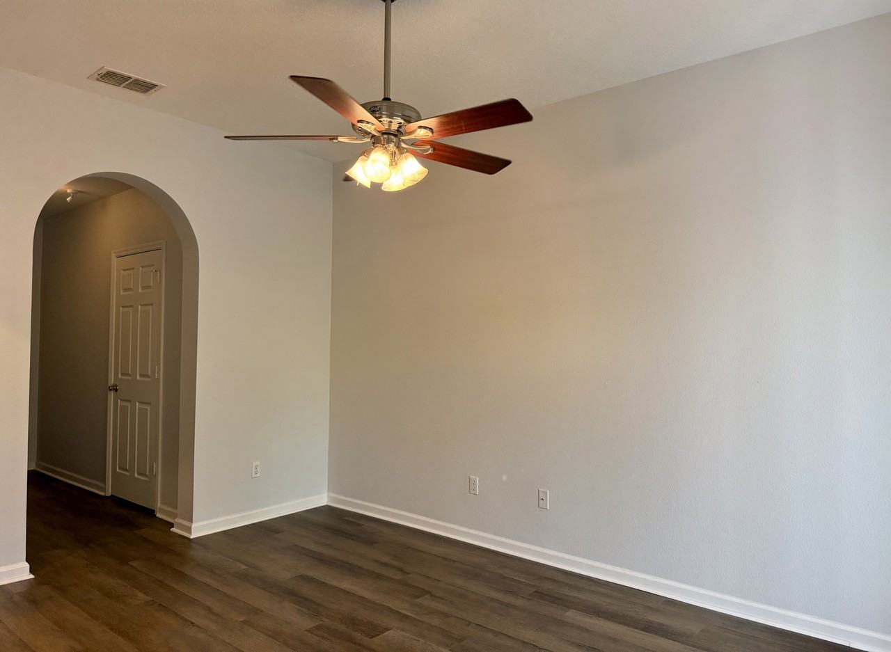 823 Pine Pointe Ln #1 - Photo 3 of 22