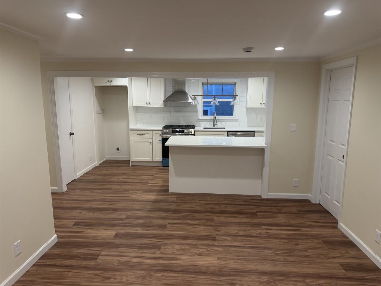 8902 3rd Ave - Photo 3 of 14