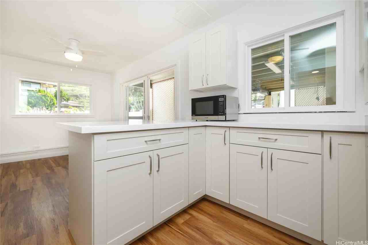 1277 Kuuna St #B - Photo 6 of 17
