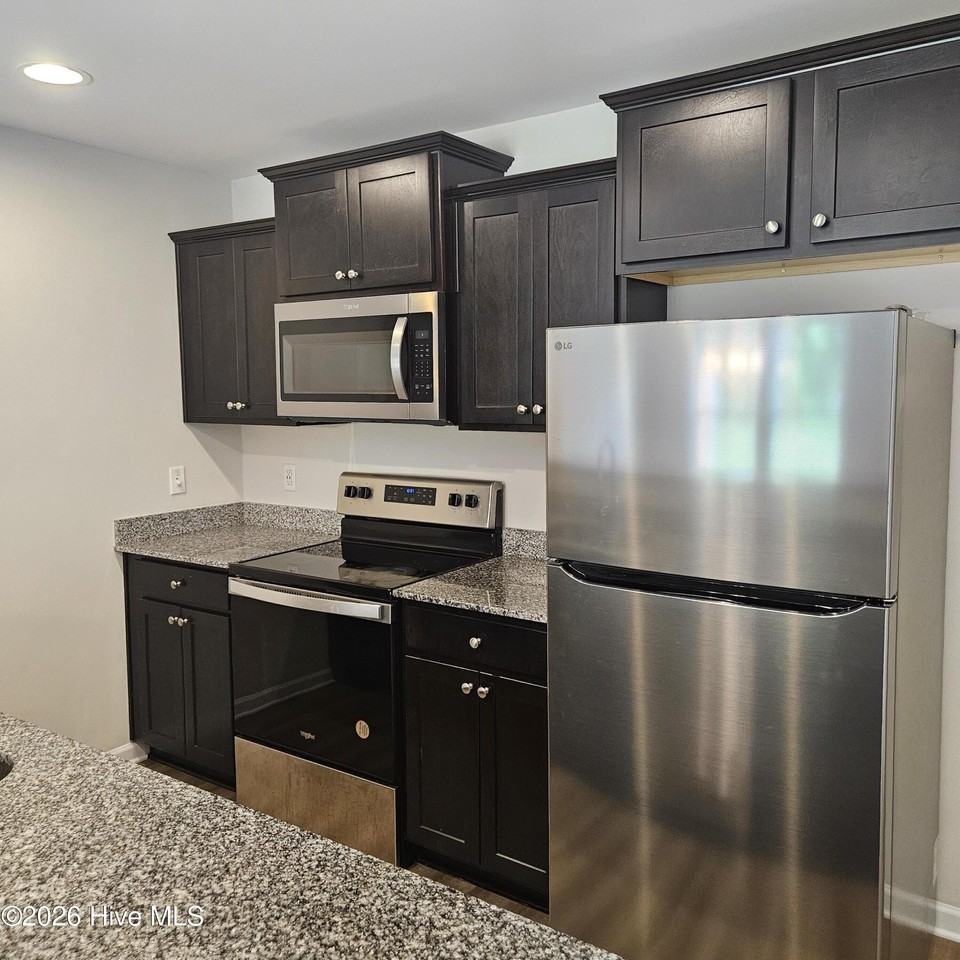 1441 Feldspar Ct - Photo 3 of 27