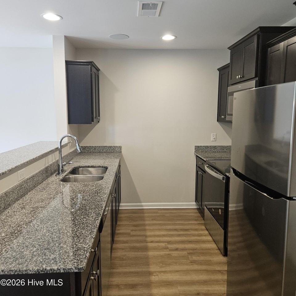 1441 Feldspar Ct - Photo 4 of 27