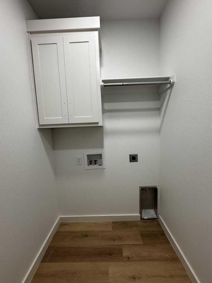1207 Corpus Ave #B - Photo 7 of 11