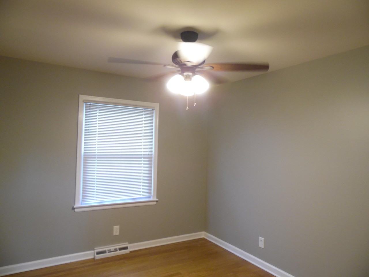352 Harvard Dr - Photo 5 of 8