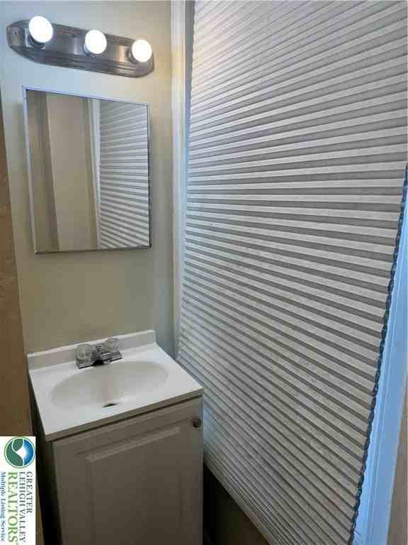 716 W Washington St #2 - Photo 6 of 16