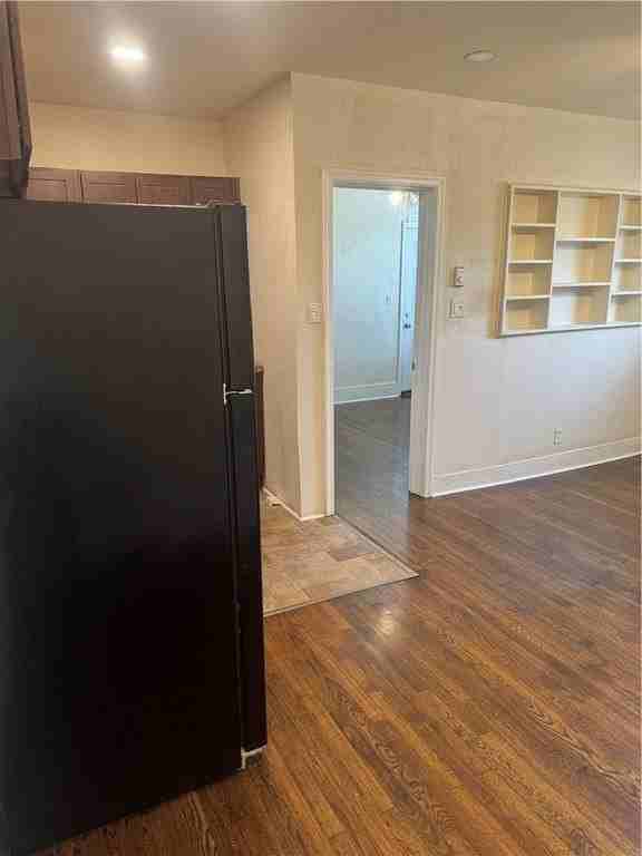 702 Wyandotte St #1 - Photo 4 of 14