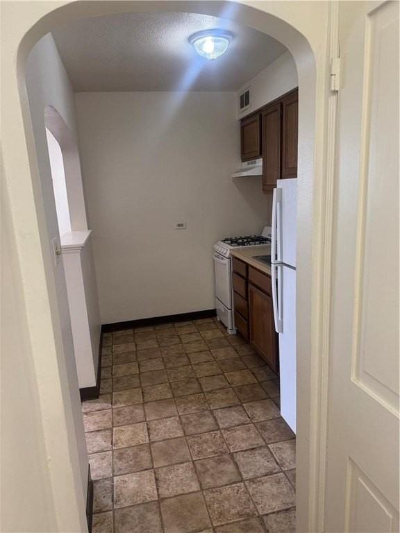 215 W Broad St #7 - Photo 5 of 12