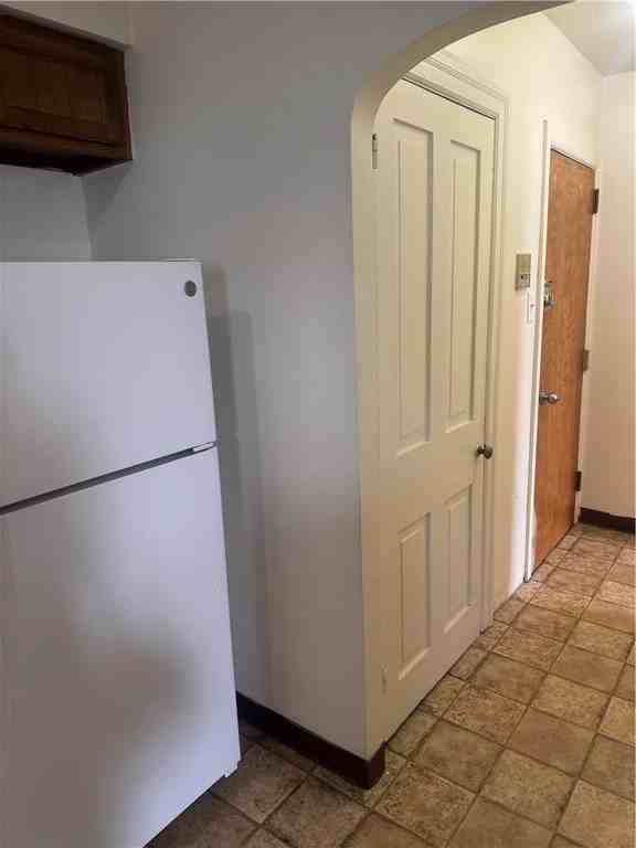 215 W Broad St #7 - Photo 6 of 12