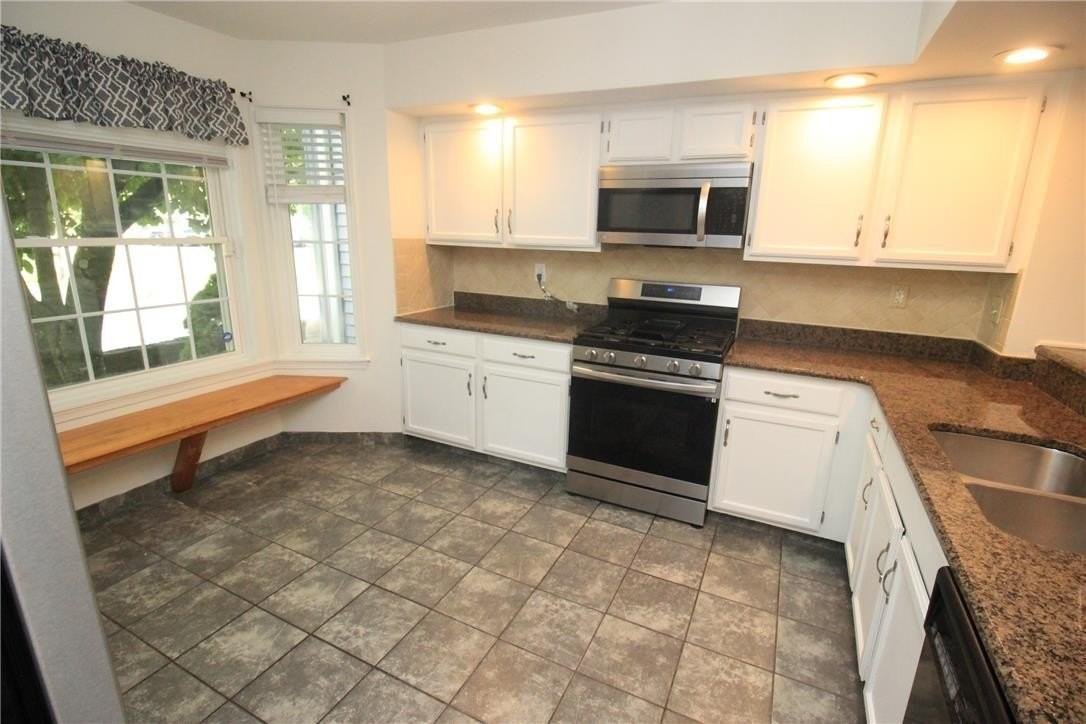 106 Founders Ct - Photo 2 of 43