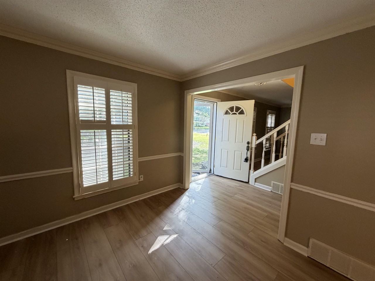8149 Kimbrook Dr - Photo 3 of 18