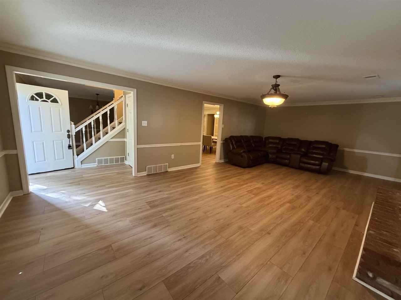 8149 Kimbrook Dr - Photo 4 of 18
