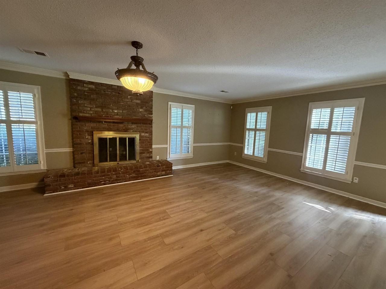 8149 Kimbrook Dr - Photo 5 of 18