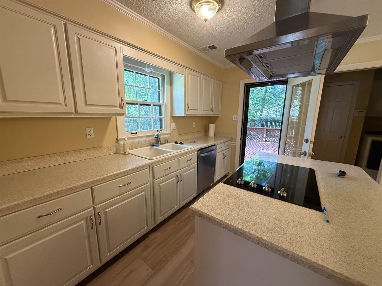8149 Kimbrook Dr - Photo 7 of 18