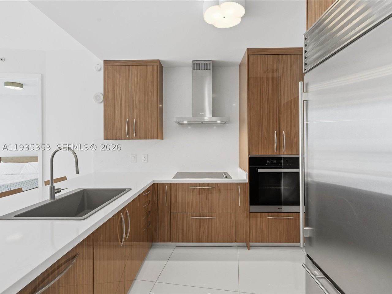 18201 Collins Ave #5508 - Photo 4 of 29