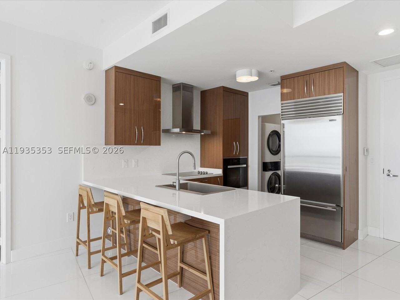 18201 Collins Ave #5508 - Photo 6 of 29