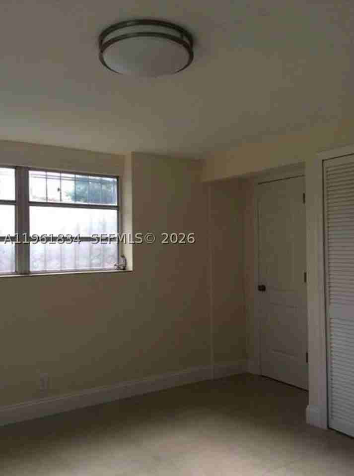 730 Ne 139th St - Photo 5 of 7