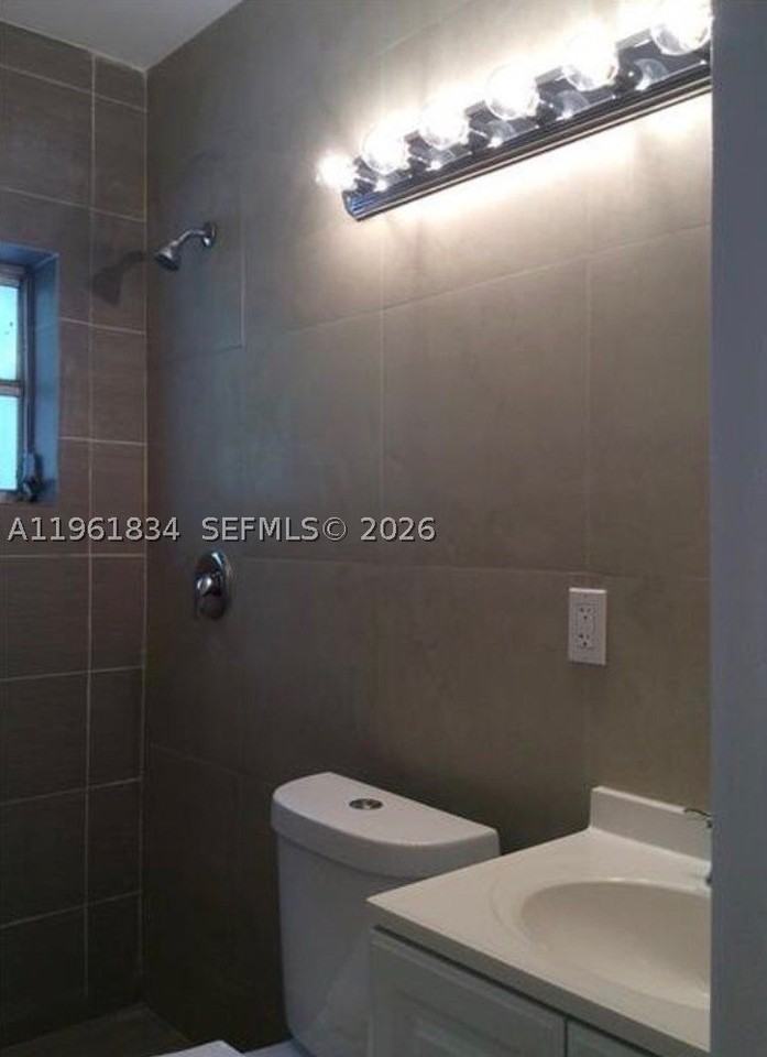 730 Ne 139th St - Photo 7 of 7