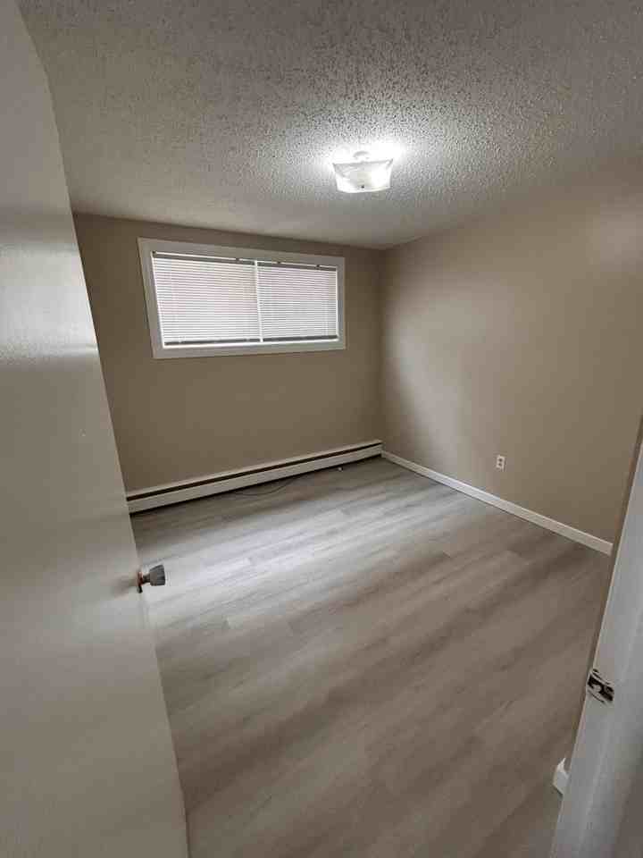 3861 Retallack St - Photo 7 of 9