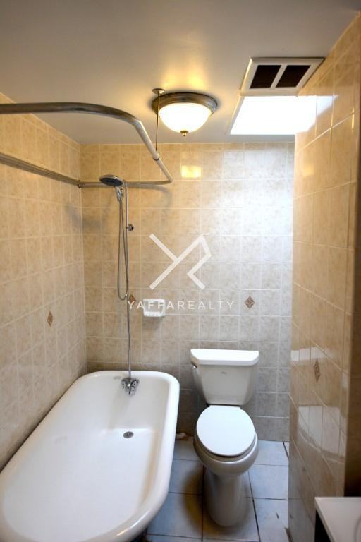 382 Halsey St - Photo 6 of 7
