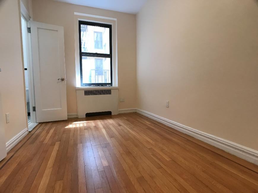 567 Fort Washington Ave - Photo 2 of 10
