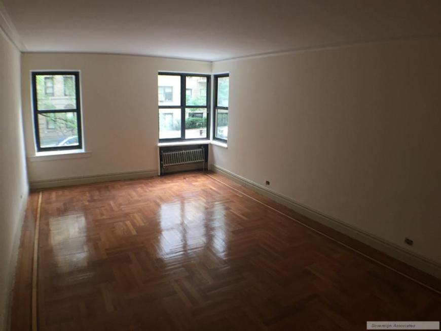 567 Fort Washington Ave - Photo 3 of 10