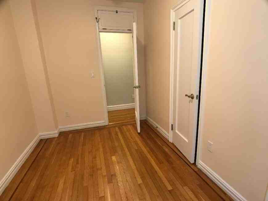 567 Fort Washington Ave - Photo 4 of 10