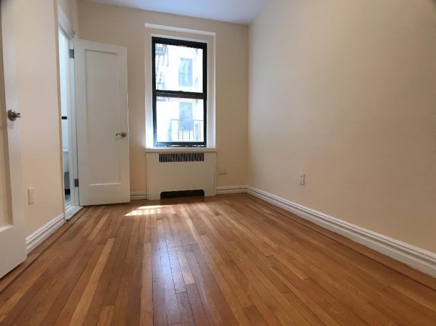 567 Fort Washington Ave - Photo 5 of 10