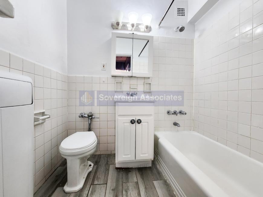 6645 Broadway - Photo 4 of 5