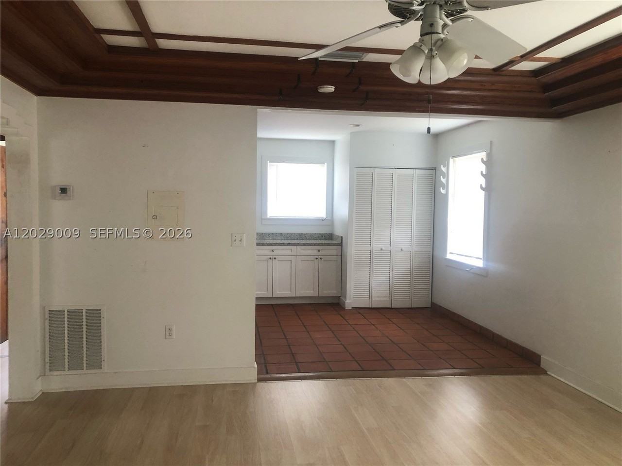 1100 Sw 10th St #1 - Photo 2 of 10