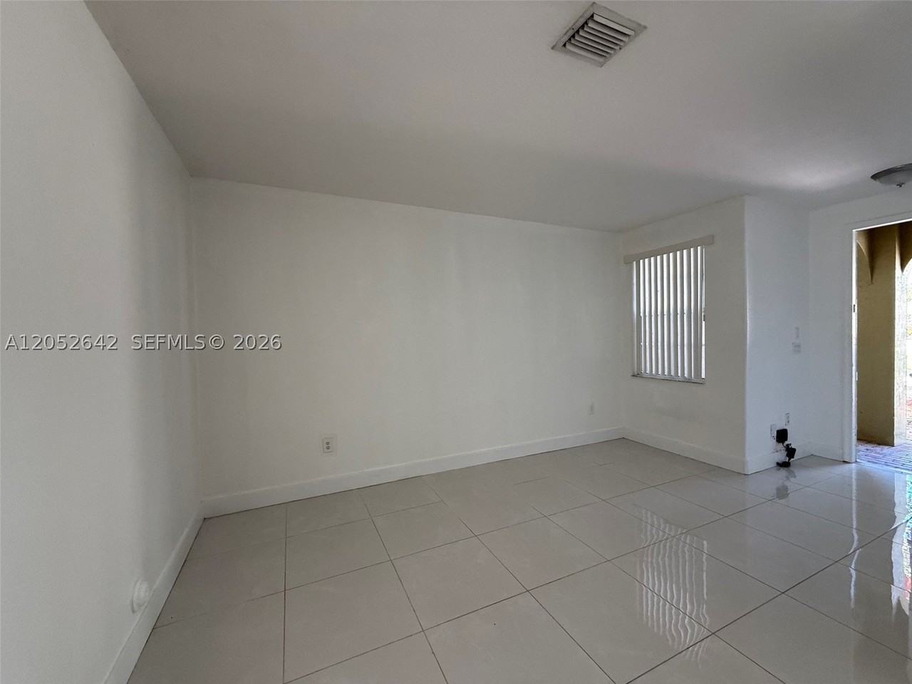 1449 Se 24th Rd - Photo 5 of 11