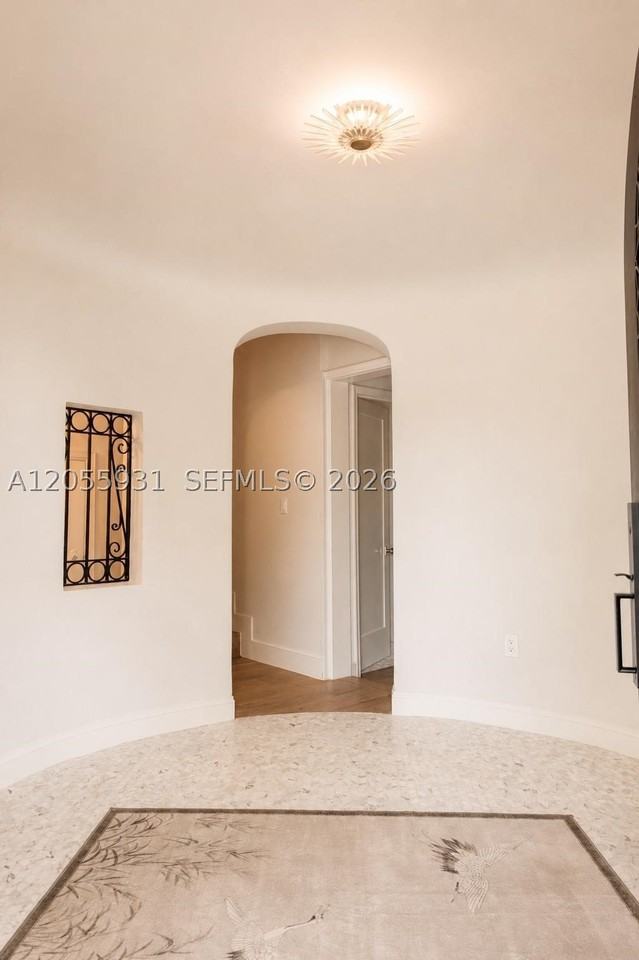 3190 Sheridan Ave - Photo 4 of 50