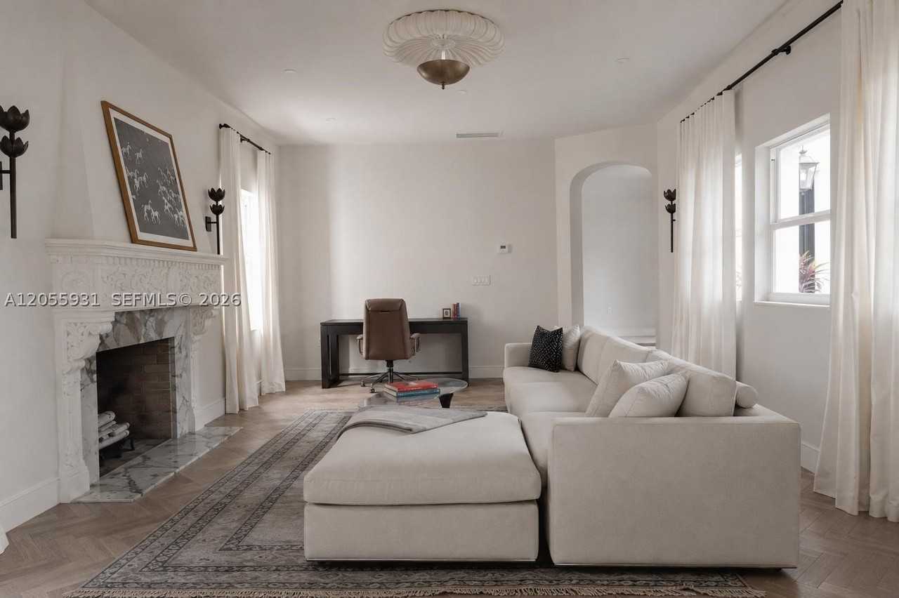 3190 Sheridan Ave - Photo 5 of 50