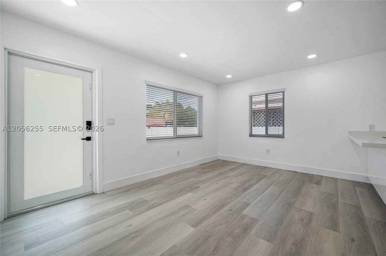 2641 Sw 29th Ct #2641 - Photo 5 of 17