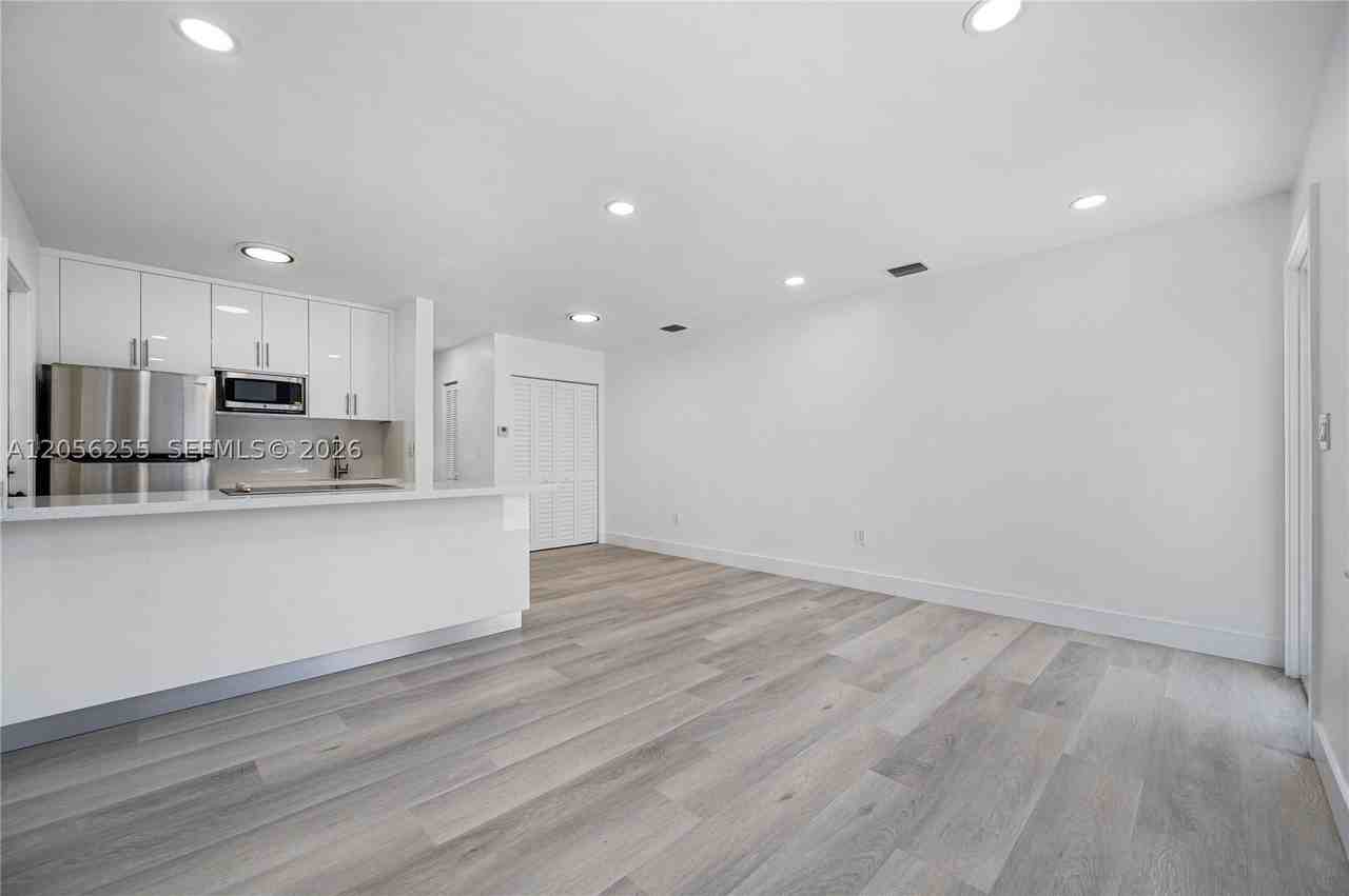 2641 Sw 29th Ct #2641 - Photo 6 of 17