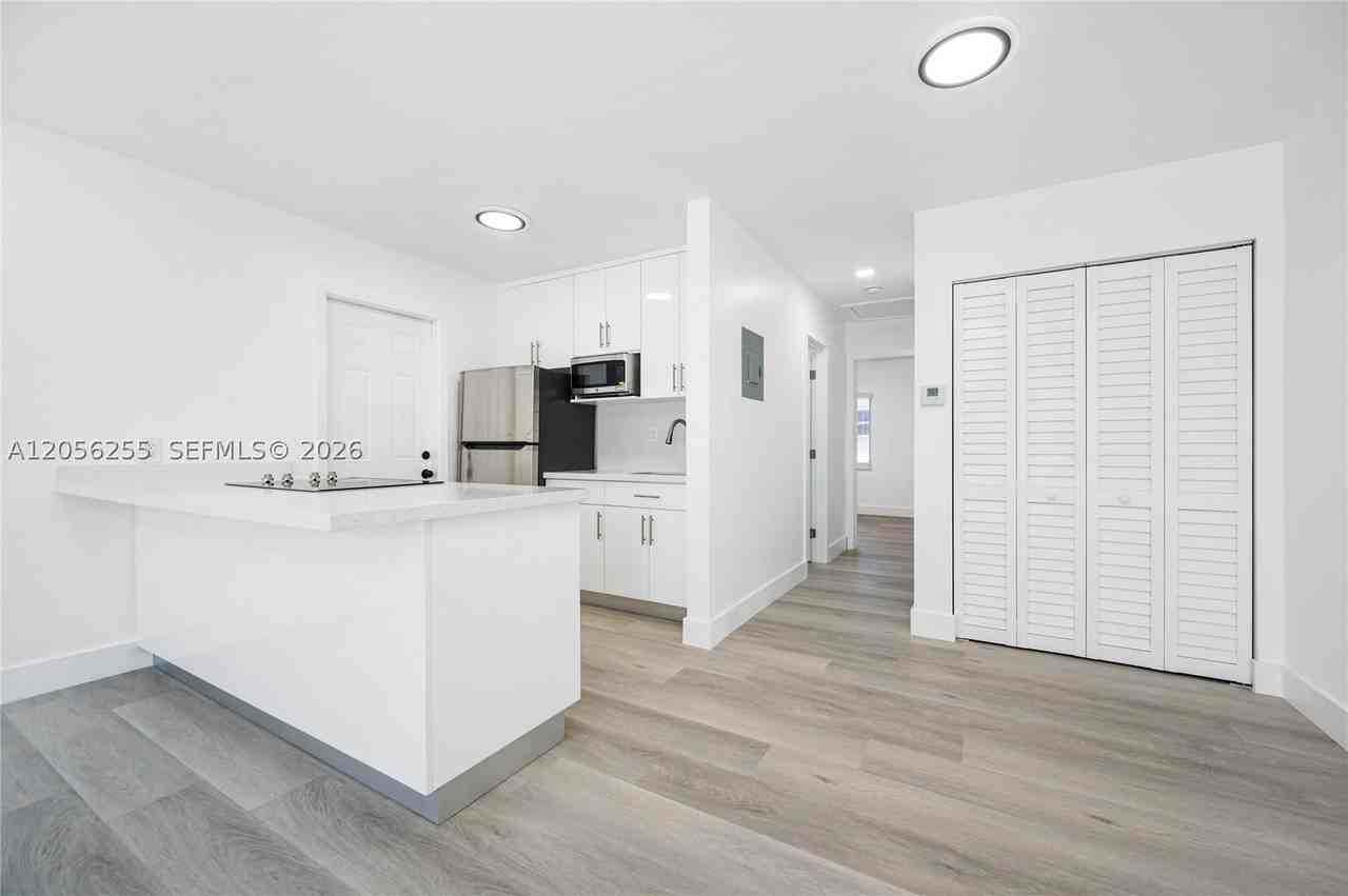 2641 Sw 29th Ct #2641 - Photo 7 of 17