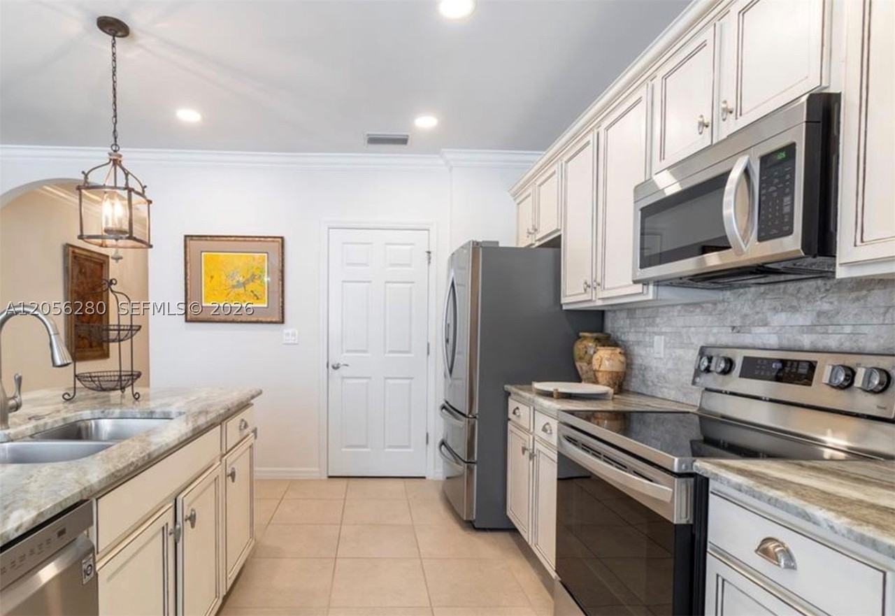 26987 Wildwood Pines Ln - Photo 6 of 20