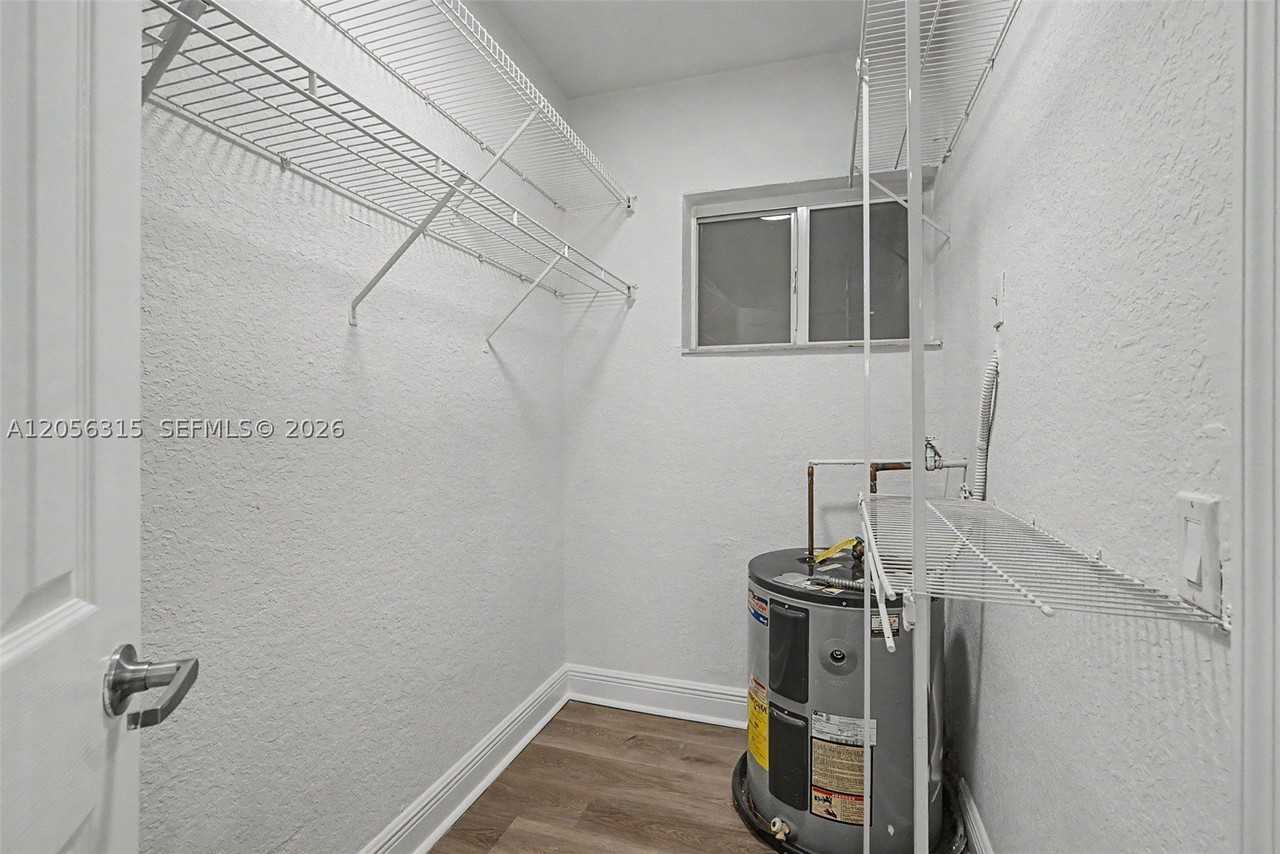 25 Menores Ave #08 - Photo 3 of 5