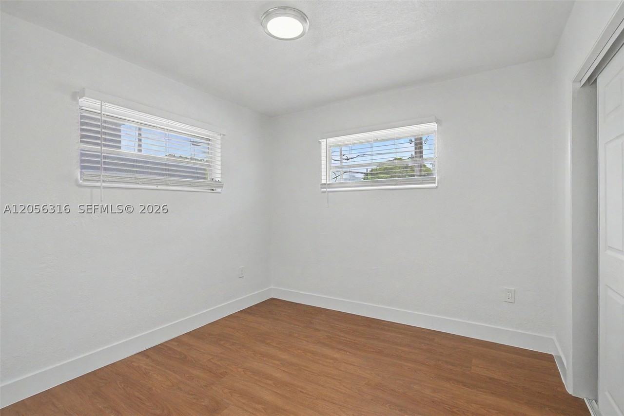 3170 Sw 16th St #10 - Photo 5 of 7