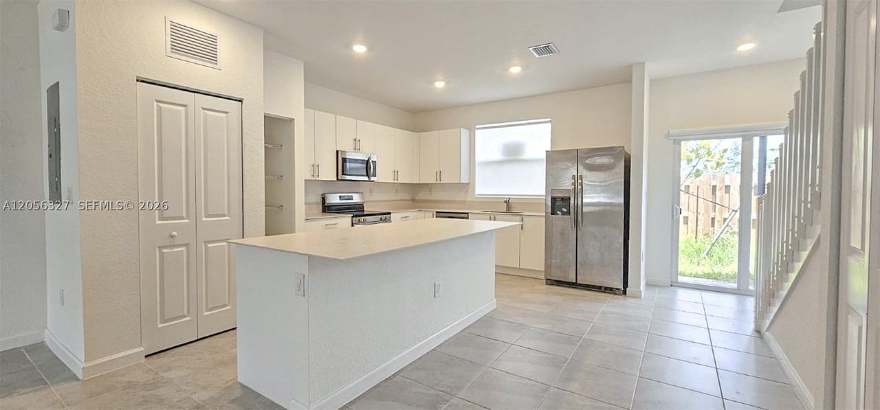 145 Se 11 Ave #145 - Photo 2 of 17