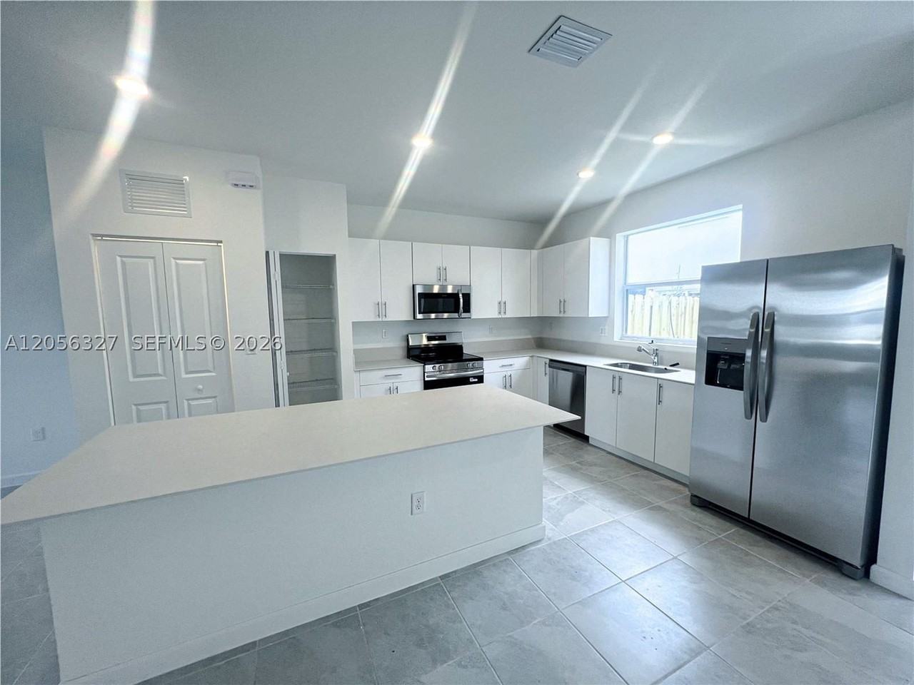 145 Se 11 Ave #145 - Photo 3 of 17